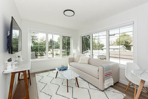 Popular Airbnb listing: Bright and Modern Garden Suite in Ritchie in Mill Creek South