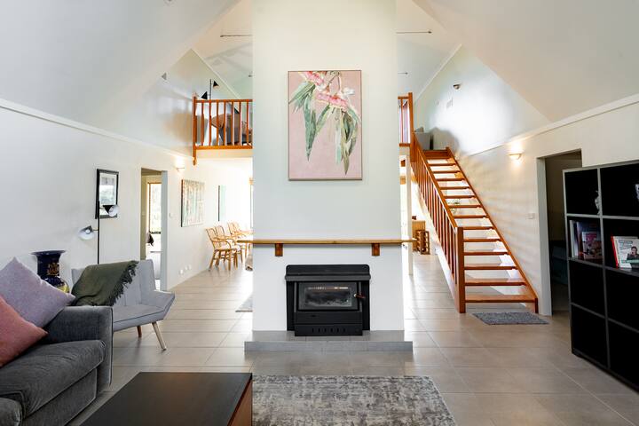 Boodalang House – access to golf course with views gallery image 2