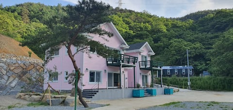 Mt. Zijisan Forestopia - Pink House Private