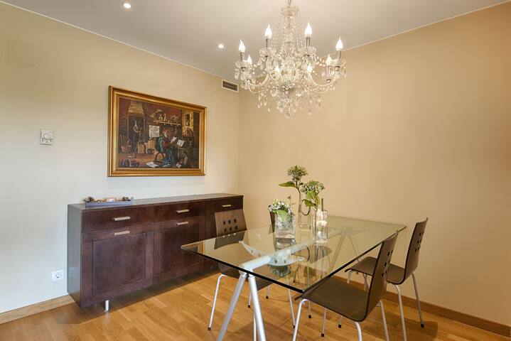 Great and Stylish Seaside Apart gallery image 5