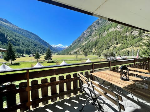 Mountain magic apartment for 6 Near Zermatt