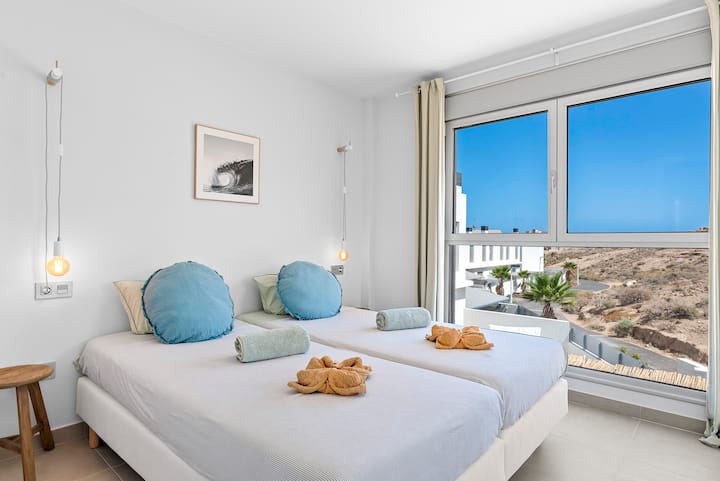 Chumba cha kulala kizuri chenye vitanda vilivyotenganishwa