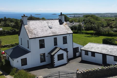 Stylish Sea View Home - Talfor