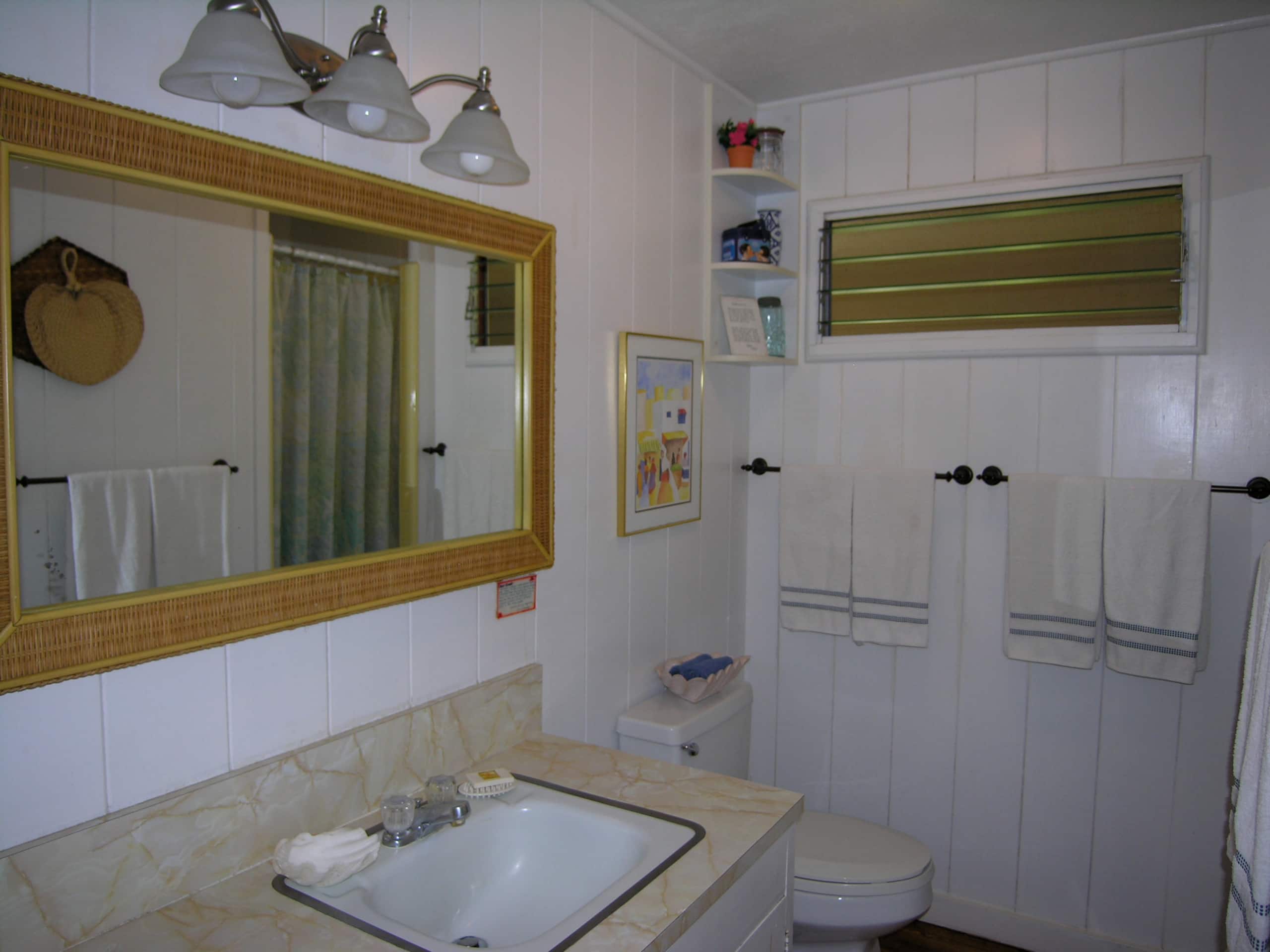 Home in Hanalei · ★4.89 · 2 bedrooms · 2 beds · 1 bath - Image 10