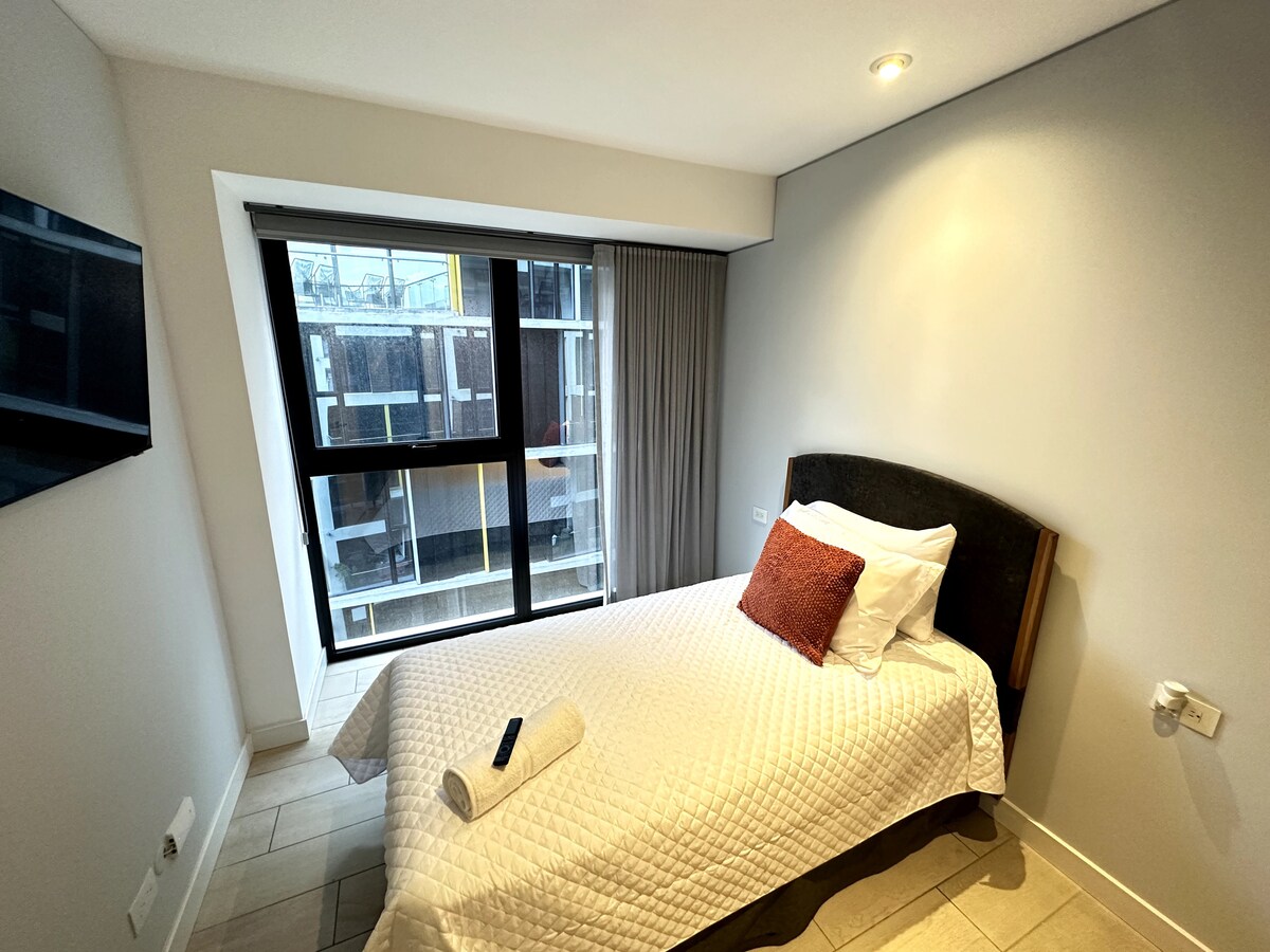 Cuarto terciario con TV