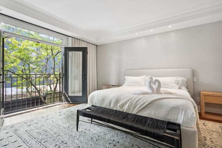 Luxury Home Yorkville-4bed4bath|Backyard|Parking