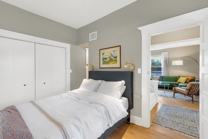 غرفة النوم 1: سرير كامل الحجم