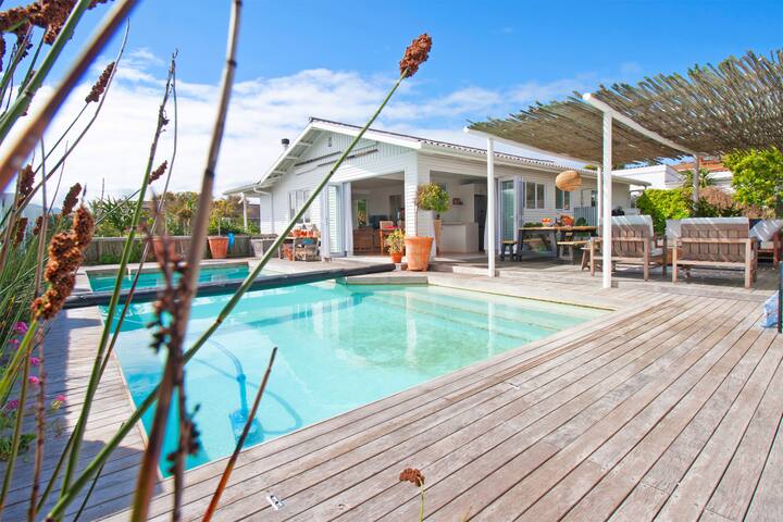 Sea Fever Cottage, Tranquil Beach home gallery image 2