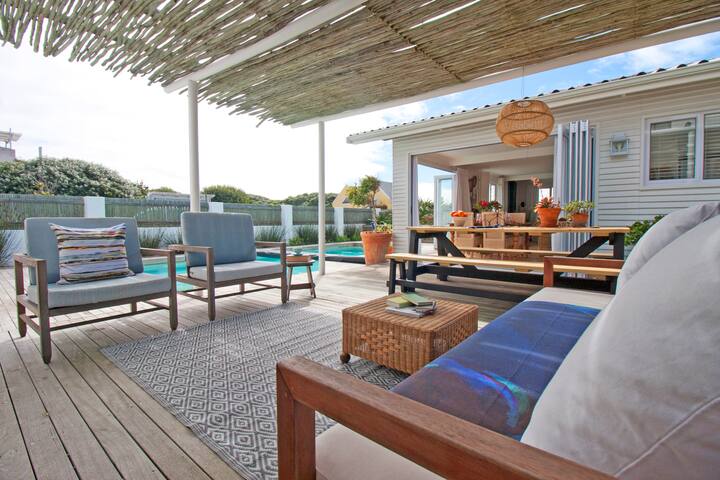 Sea Fever Cottage, Tranquil Beach home gallery image 3