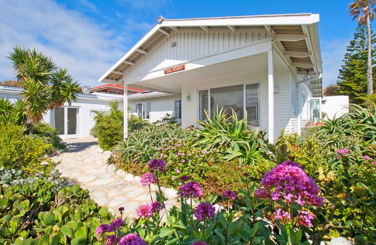 Sea Fever Cottage, Tranquil Beach home