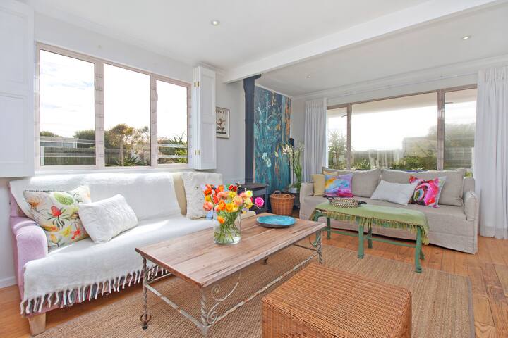 Sea Fever Cottage, Tranquil Beach home gallery image 5