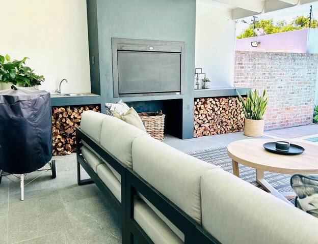 Perfect for families: Central, Spacious, Luxurious gallery image 5