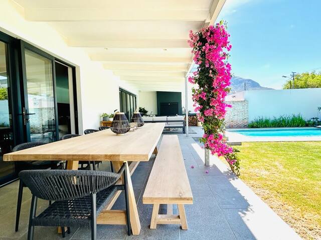 Perfect for families: Central, Spacious, Luxurious gallery image 3