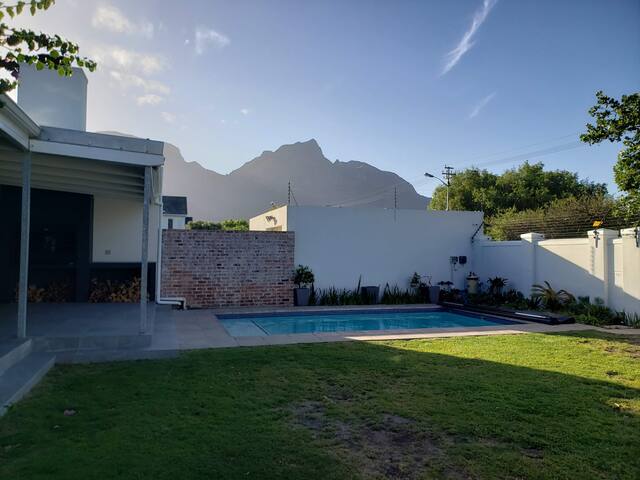 Perfect for families: Central, Spacious, Luxurious gallery image 4