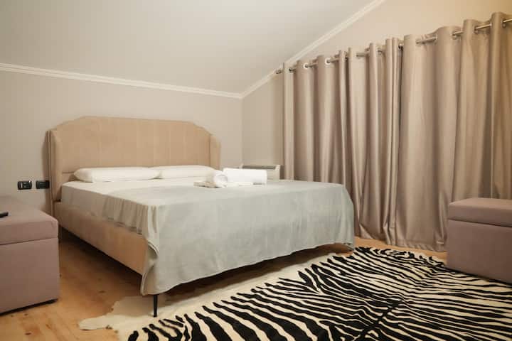 Dormitorio 5 - Habitación doble (tamaño king | Primer piso)