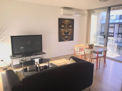 Roomy Apartment in Heart of Marrickville