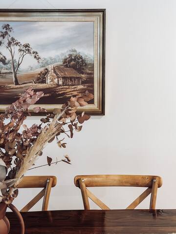 Cosy Retreat with Mountain Views gallery image 4