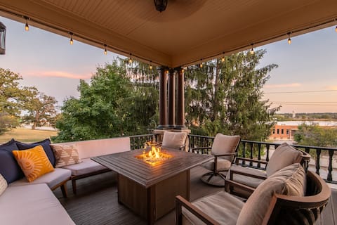 *Lively* Mansion of Davenport + Hot tub & Firepit