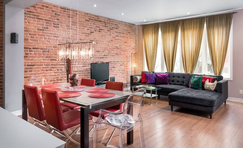 Large condo – terrace & parking available ($)