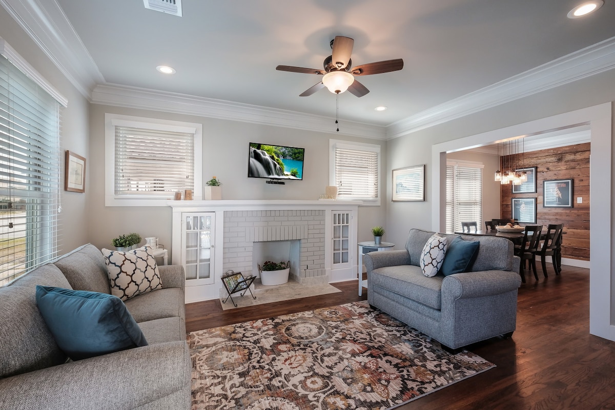 Top Airbnb: QN Bed/Near Riverwalk/AC/Fast Wifi/Airport 15 min in Highlands
