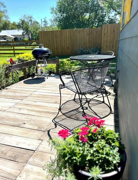 The Little Barn Loved by Hearts! Cozy & Charming!