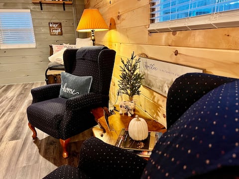 The Little Barn Loved by Hearts! Cozy & Charming!