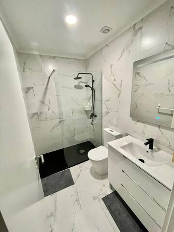 LouriVillage gallery image 4