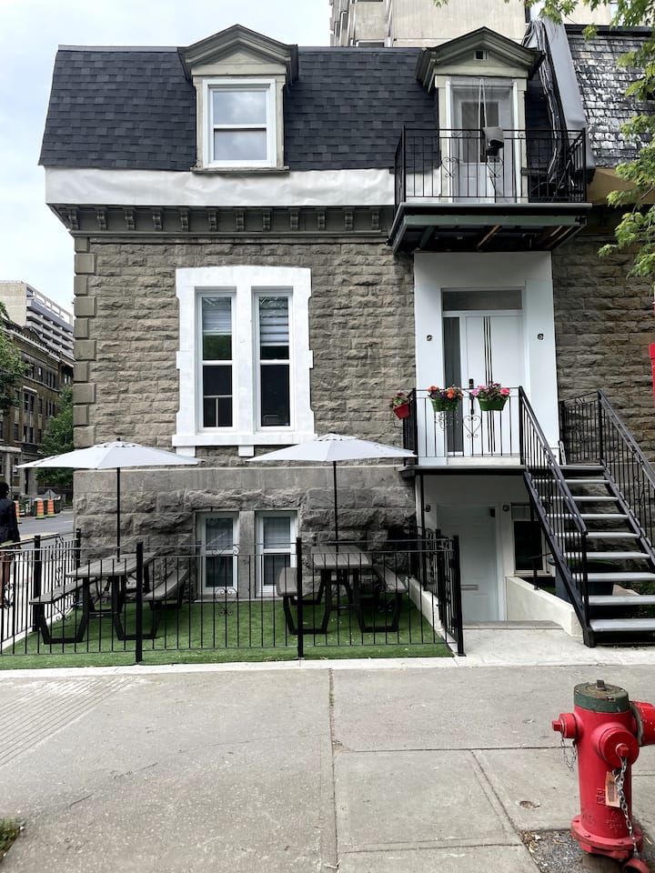 Big 5 1/2 Dt Mtl Apartment W/patio - Montreal