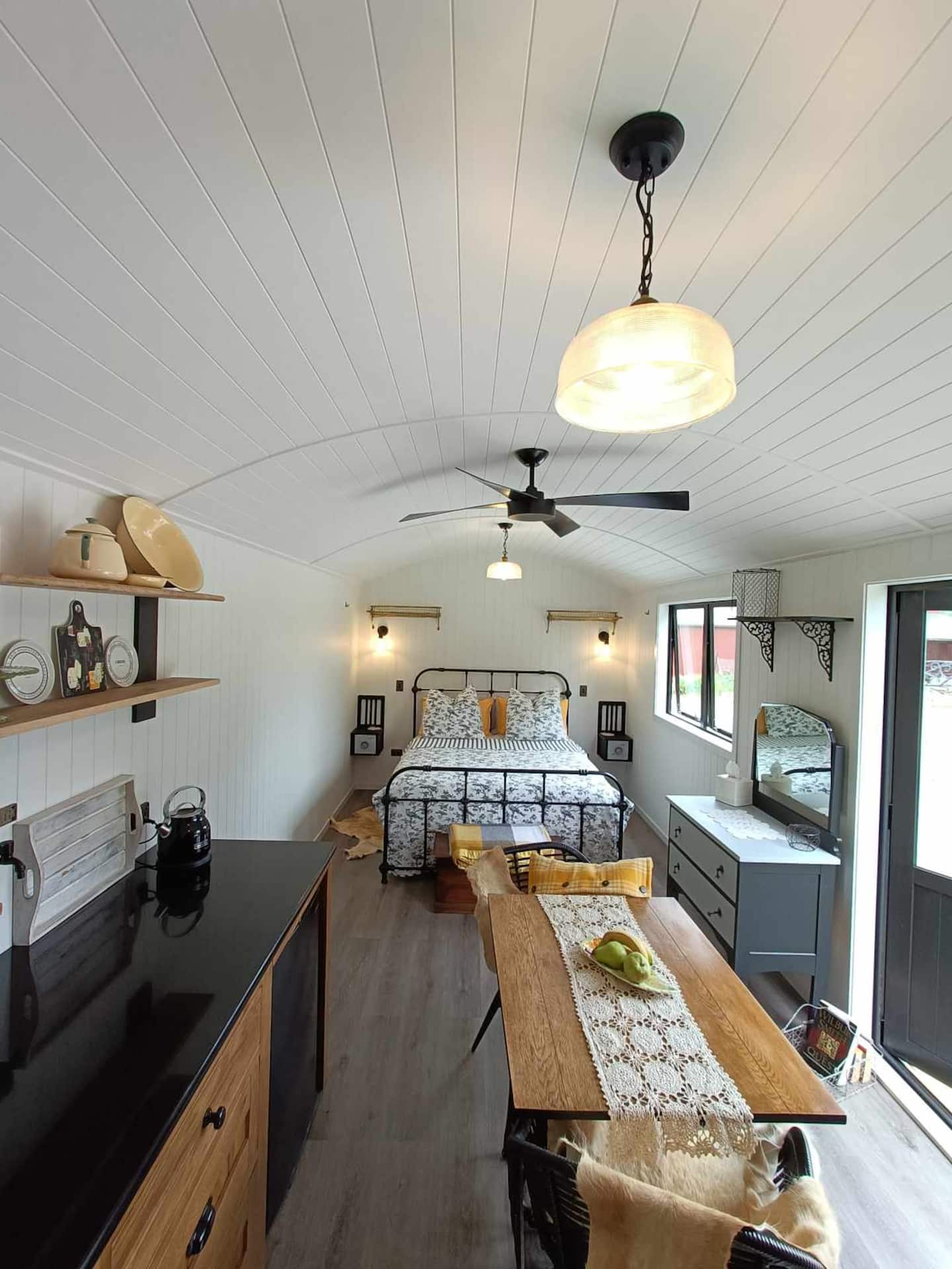 About Thyme - Bed & Breakfast 2