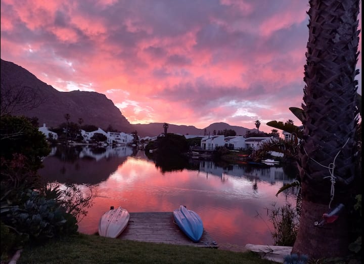 Marina Da Gama Vacation Rentals & Homes Marina Da Gama, Cape Town