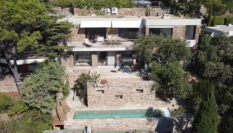 Renovated villa Gaou Benat, splendid sea view, swimming pool