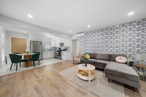 Relaxing 2BR|2BA Apartment in Alhambra