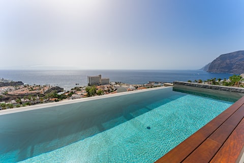 Aquasuites Luxury Penthouse A01 at Los Gigantes
