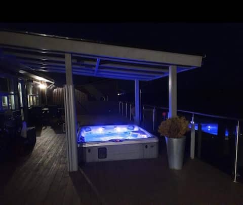 Exclusive cabin with Jacuzzi