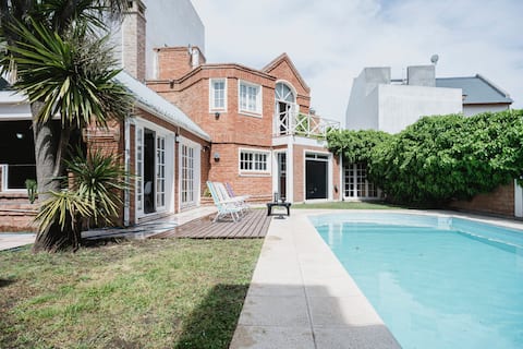 House with heated pool, Pasos de la Playa house.