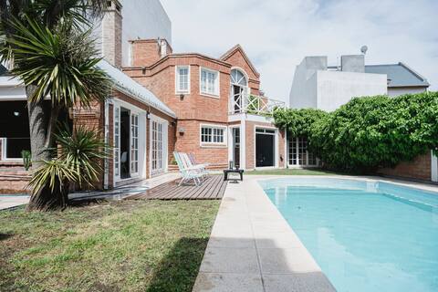 House with heated pool, Pasos de la Playa house.