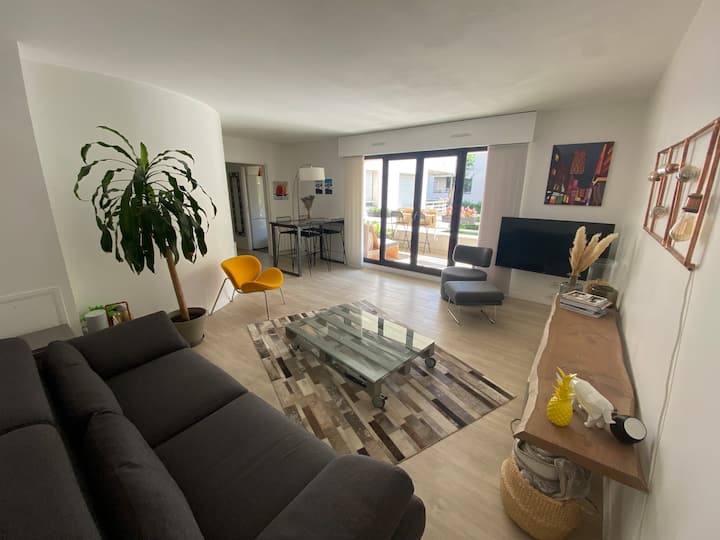 Spacieux & Lumineux Avec Balcon, Proche Transports - Suresnes