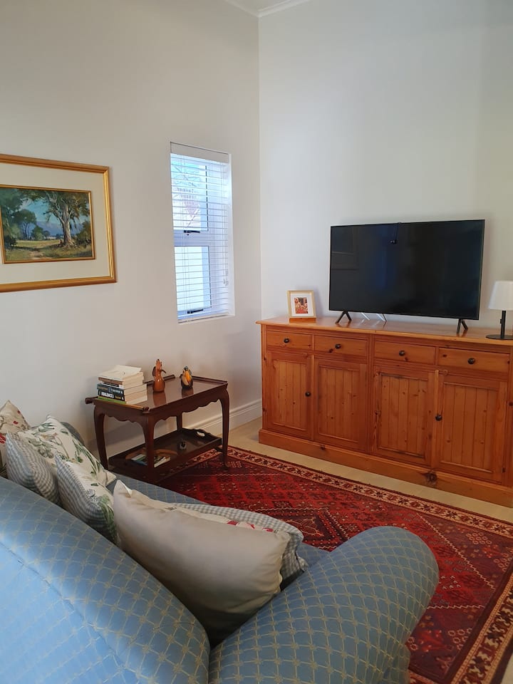 Charming Private Flat On Golf Estate - Paarl