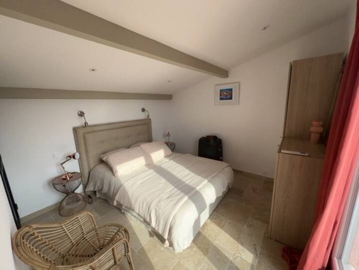 Room with access to Tropezian terrace and nice view