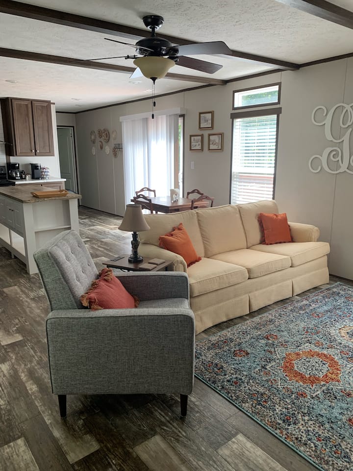 The Home On Golden Pond - Greer, SC