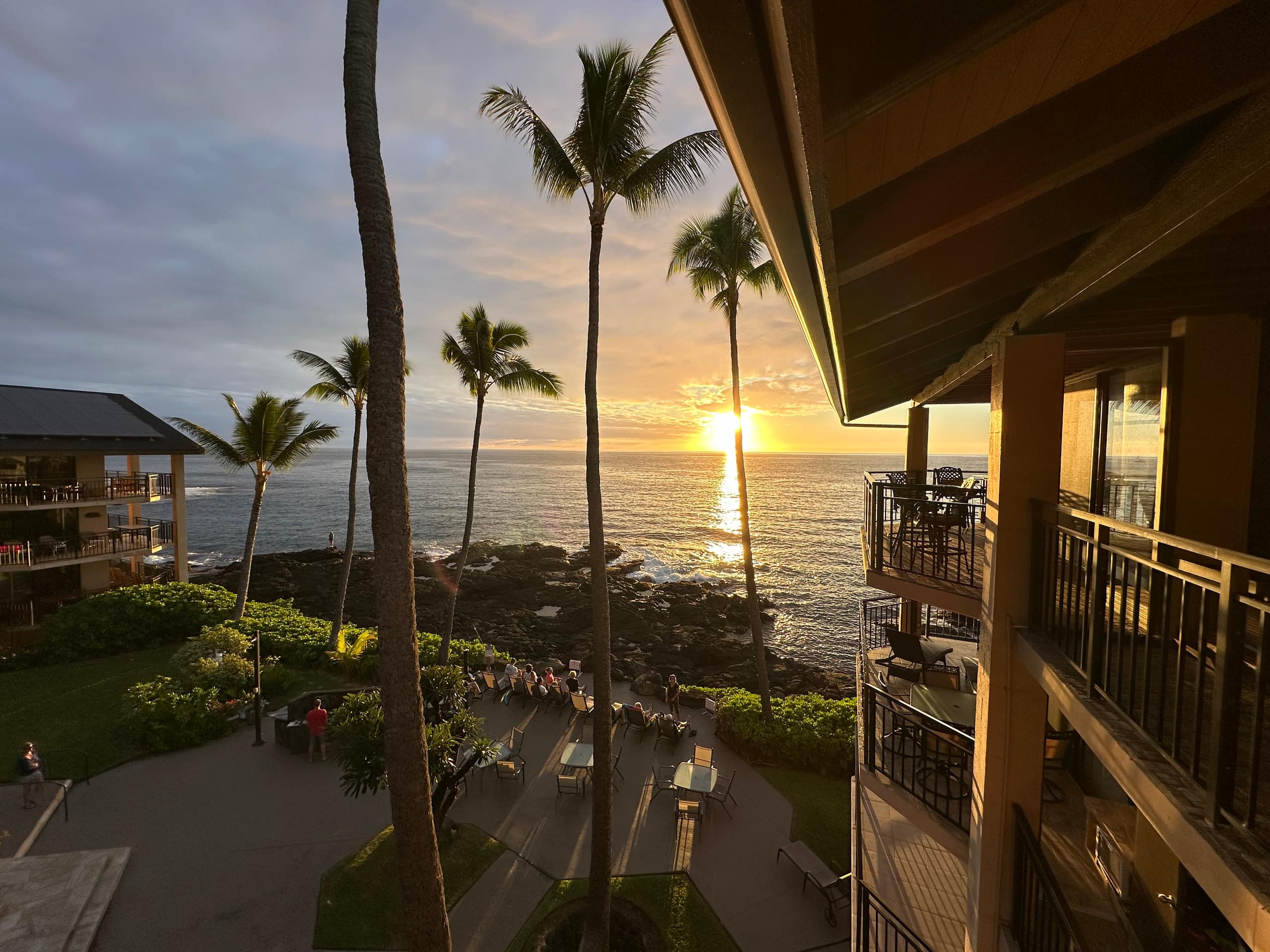 Oceanfront Lofted Penthouse! - Photo 20
