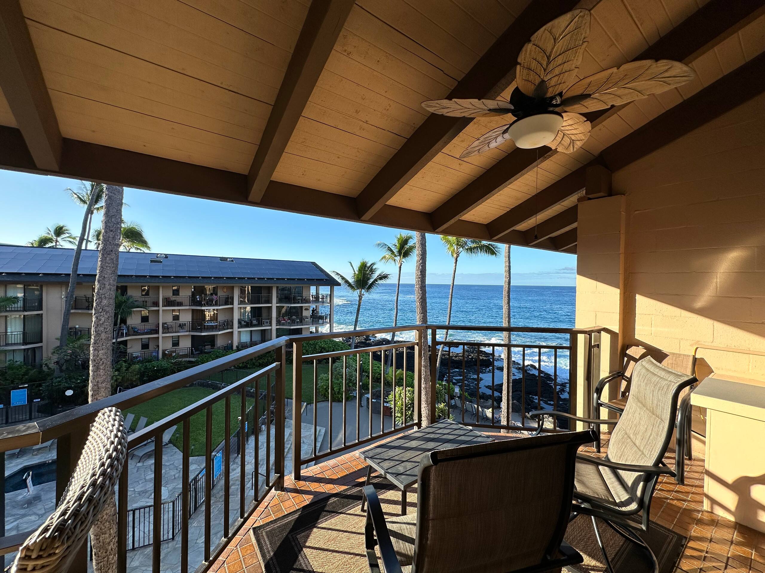 Oceanfront Lofted Penthouse! - Photo 15