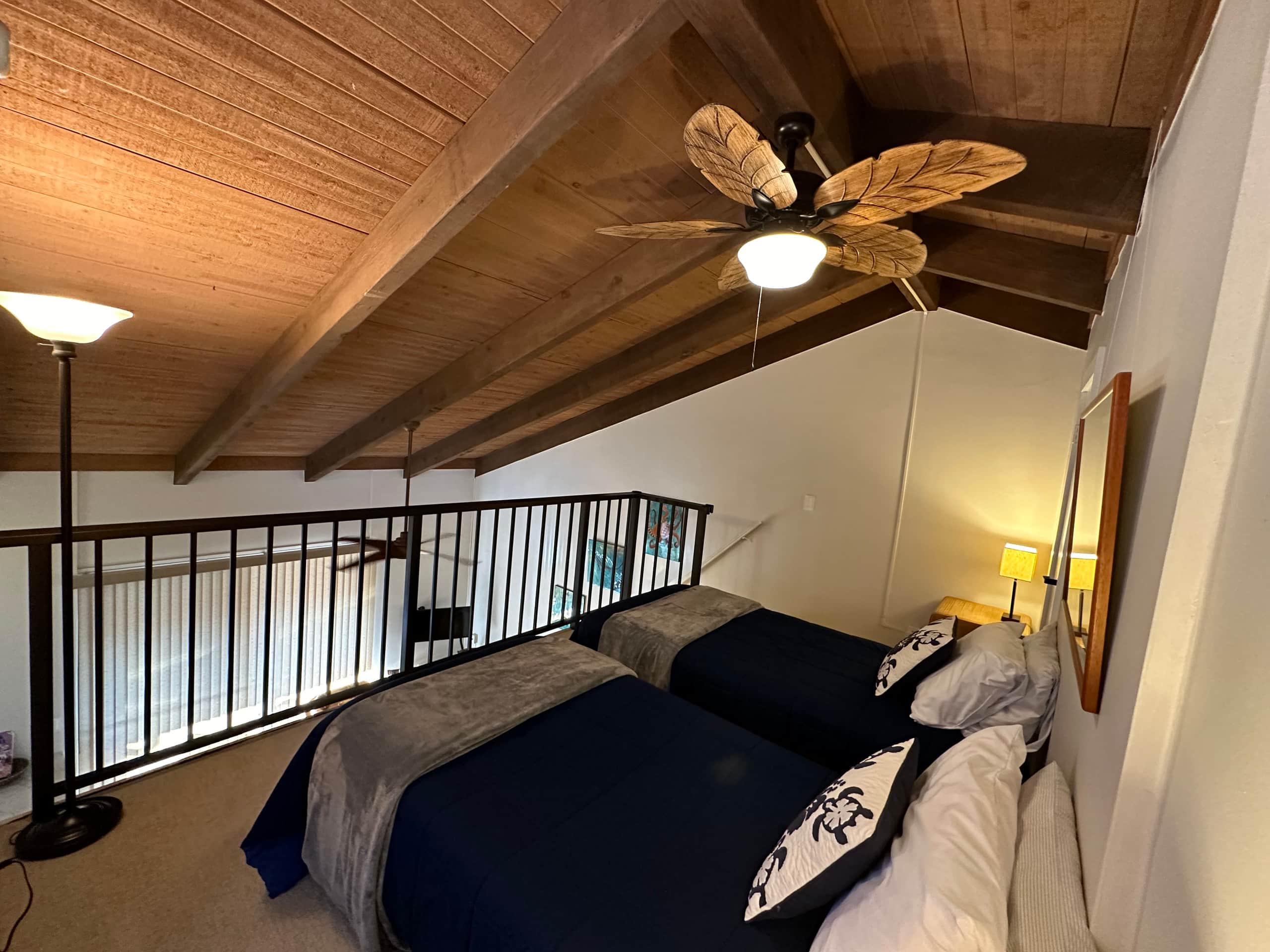 Oceanfront Lofted Penthouse! - Photo 11