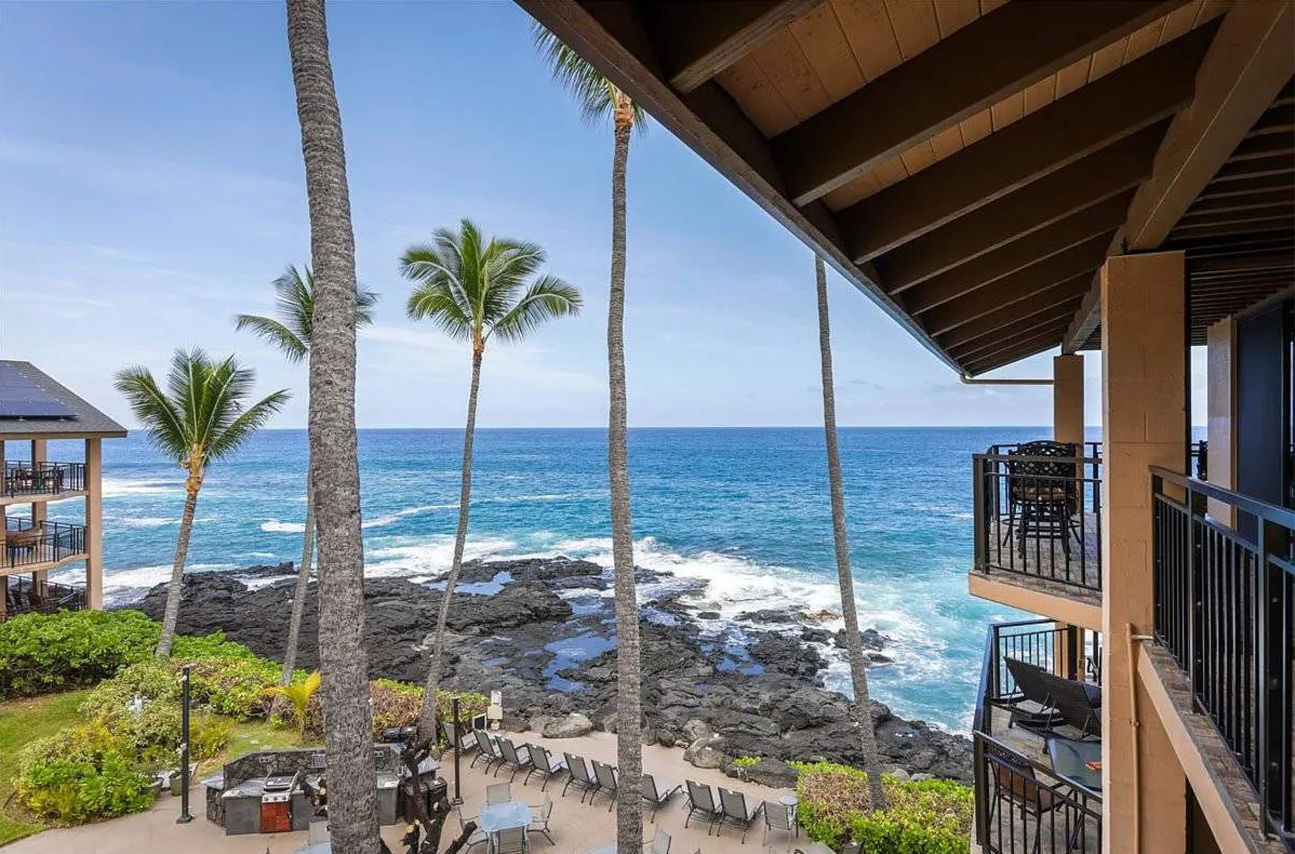 Oceanfront Lofted Penthouse! - Main photo