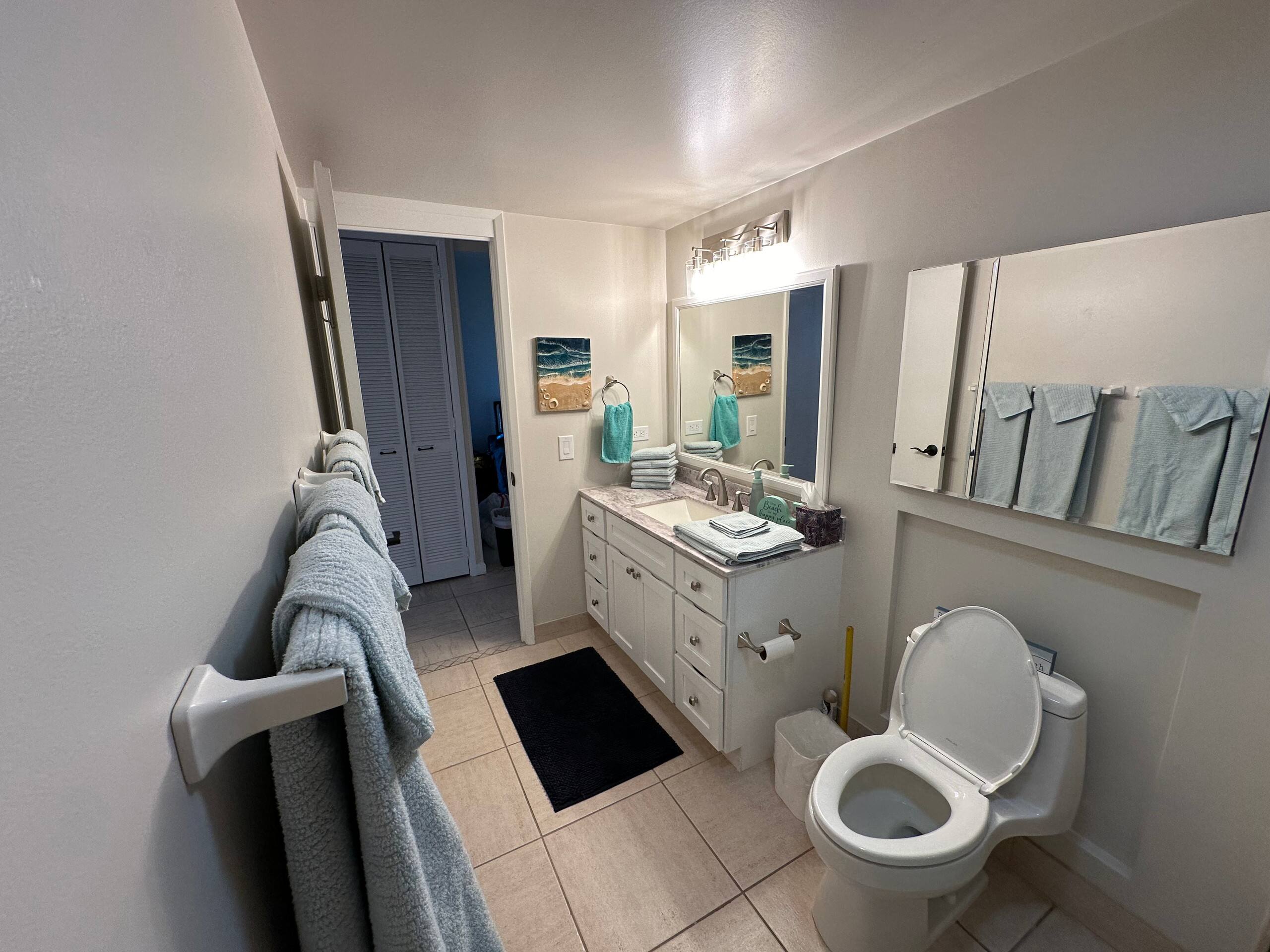 Oceanfront Lofted Penthouse! - Photo 13