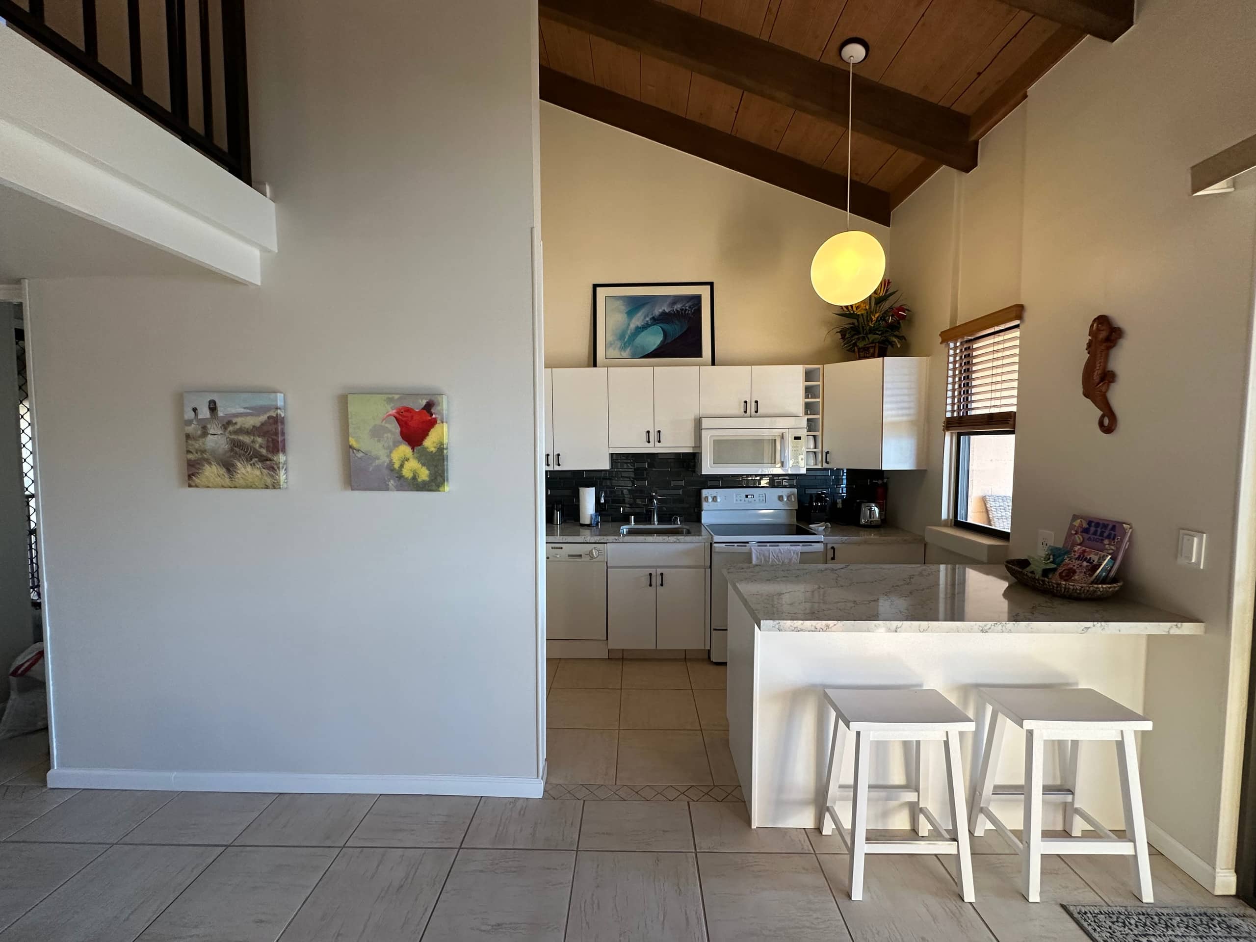Oceanfront Lofted Penthouse! - Photo 4