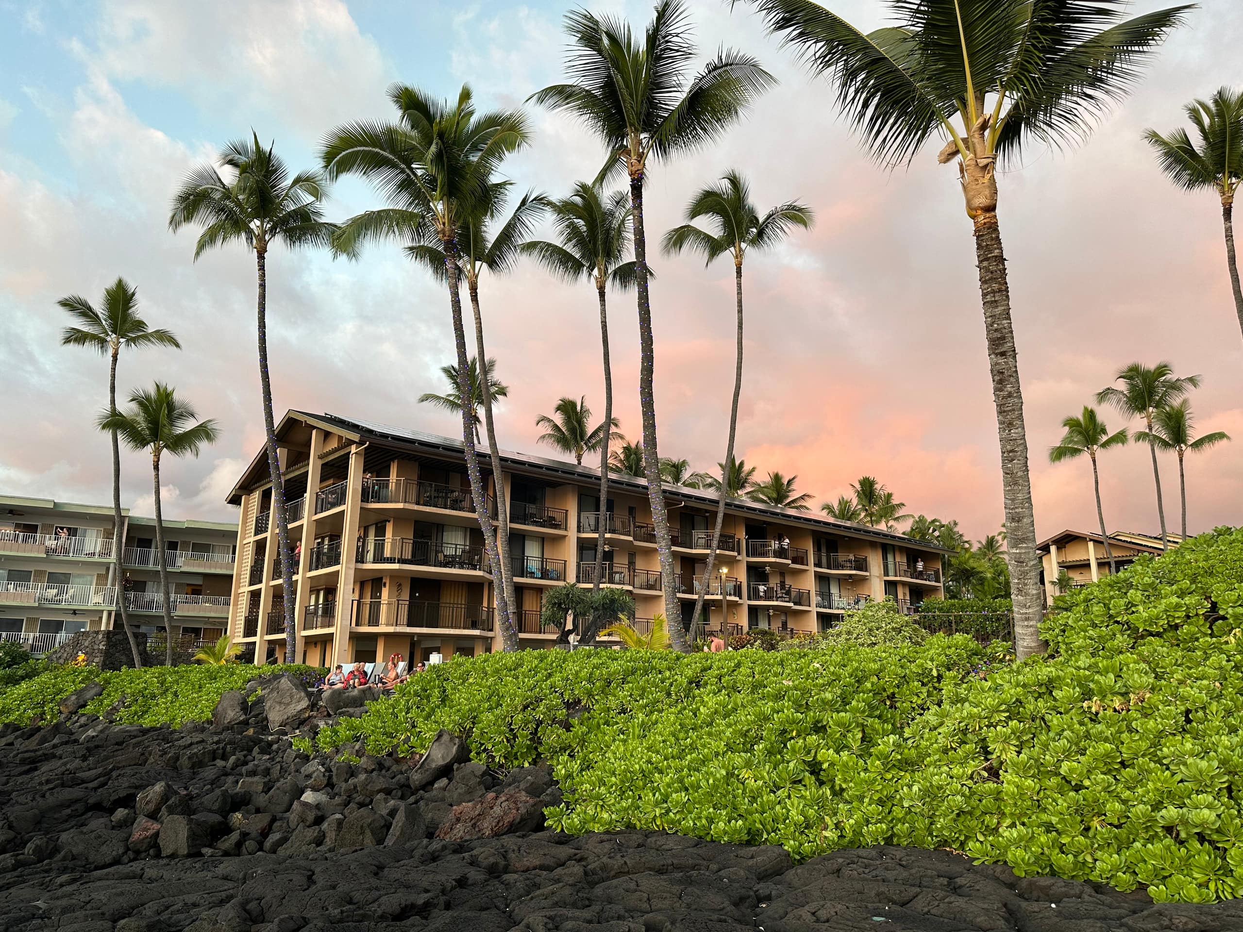 Oceanfront Lofted Penthouse! - Photo 17