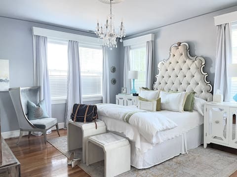 BNB Hello Darling Bridal Suite
