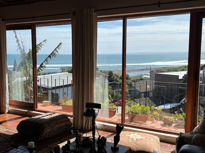 Casa De Ensueño Con Vista Panorámica Al Mar - Pelluhue