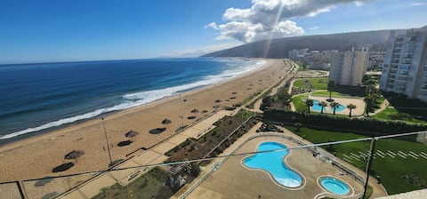 Ocean view and pool apartment in Papudo